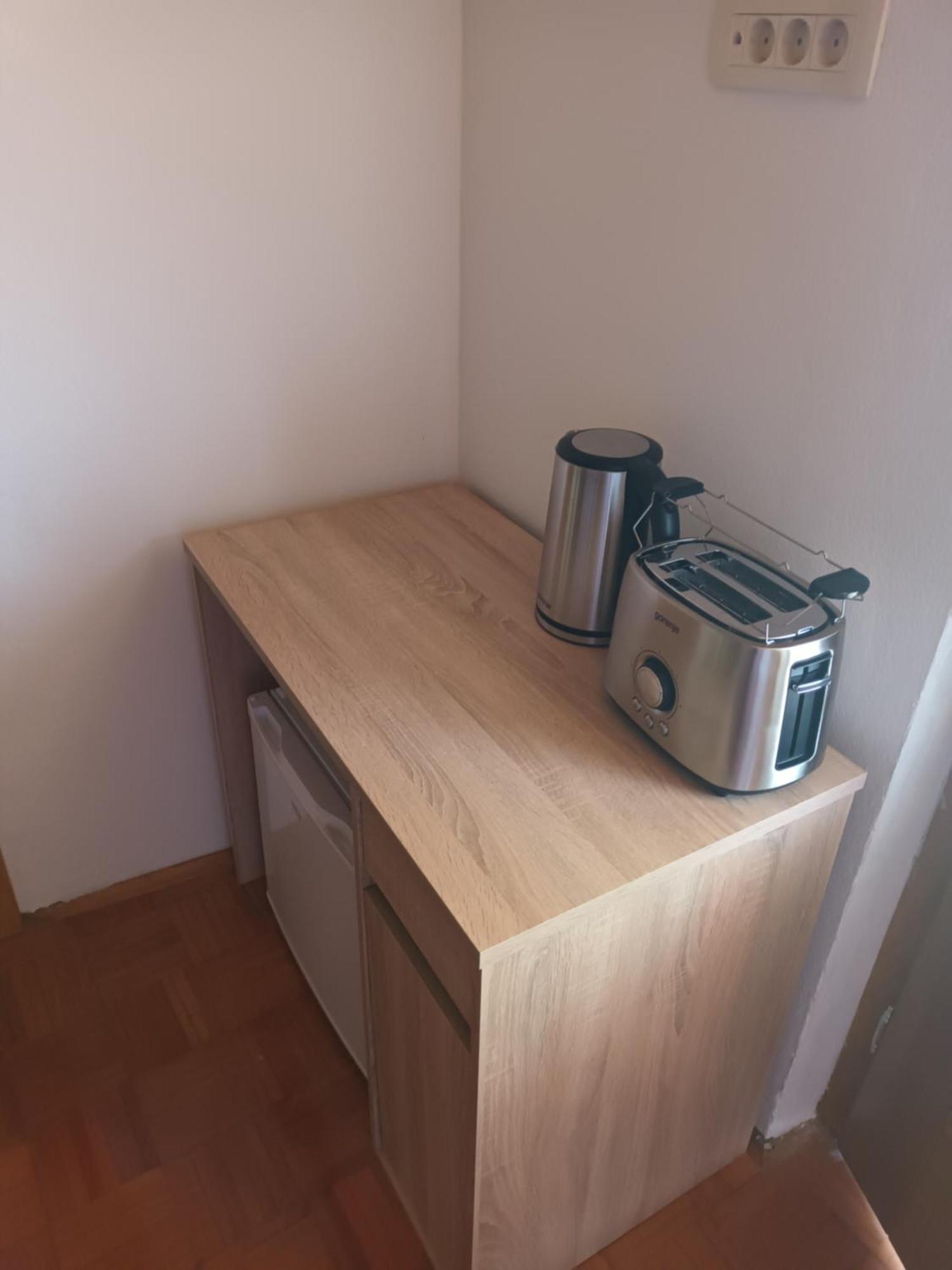 Apartma Brina 3 Sežana Exterior foto